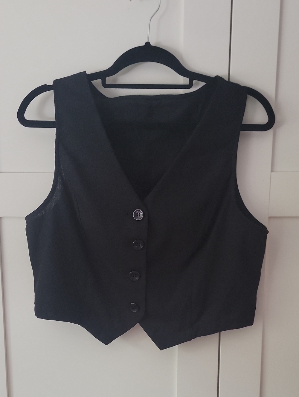 ❄️3/$30 Classic Black Women's Button-Front Linen-like Vest
